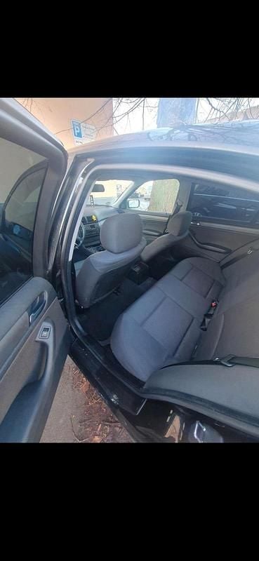 Gebraucht BMW 318 143 PS (105 kW) 2003 Schwarz Limousine