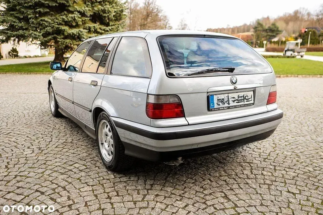 Gebraucht BMW 323 170 PS (125 kW) 1996 Silber Kombi