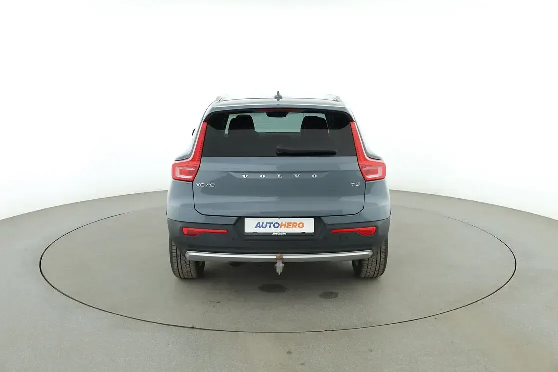 Gebraucht Volvo XC40 Momentum 163 PS (119 kW) 2019 Grau SUV