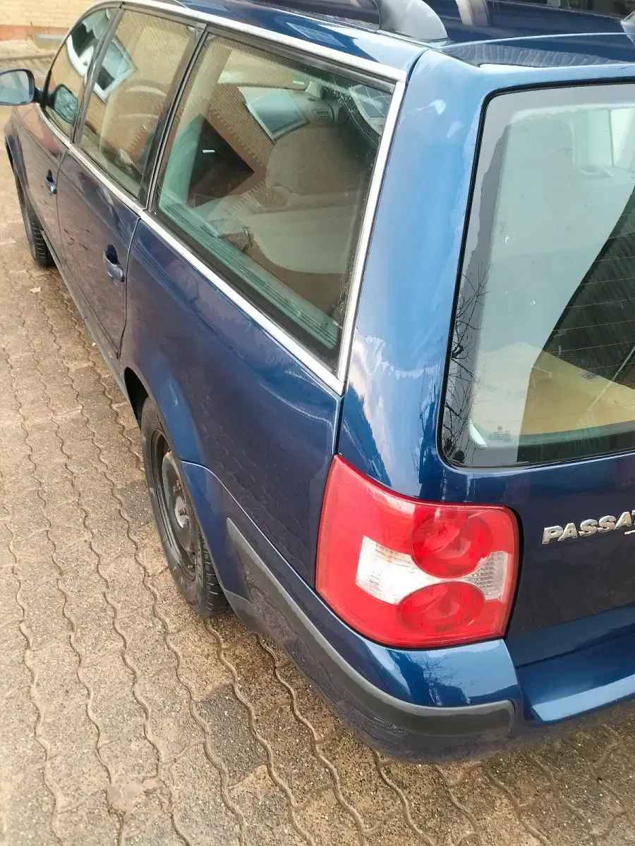Gebraucht VW Passat 101 PS (74 kW) 2003 Blau Kombi