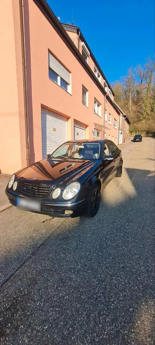 Gebraucht Mercedes E500 Avantgarde 306 PS (225 kW) 2003 Schwarz Limousine