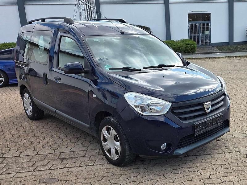 Gebraucht Dacia Dokker Lauréate 83 PS (61 kW) 2015 Blau marine Van / Kleinbus