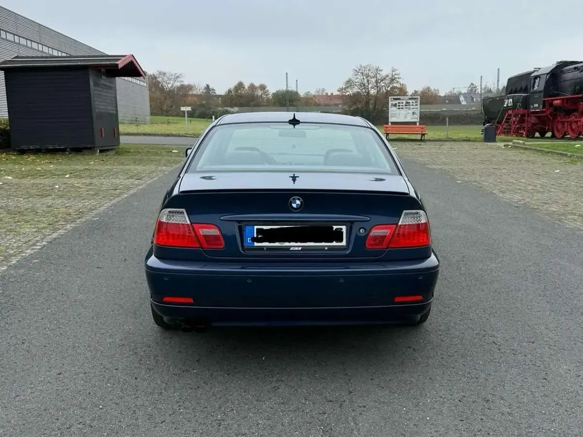 Gebraucht BMW 325 Sport Line 192 PS (141 kW) 2003 Blau Coupé