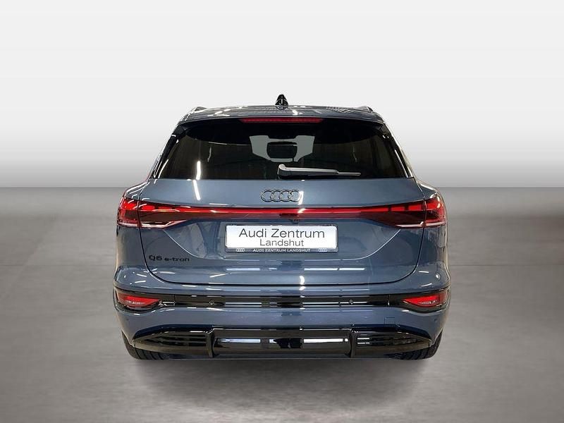 Neu Audi Q6 e-tron Business 225 kW (306 PS) 2026 Plasmablau SUV