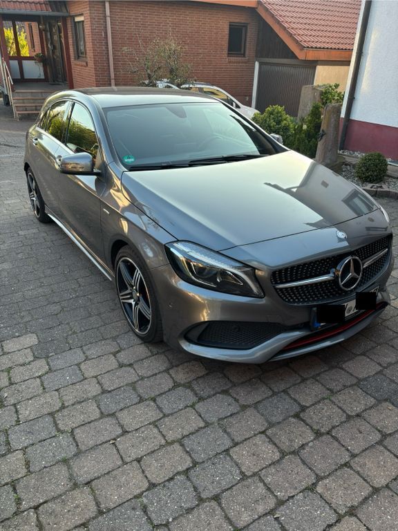 Grau Gebraucht 2016 Mercedes A250 Limousine | 21.000 € (Fairer Preis) - Bild 1/4