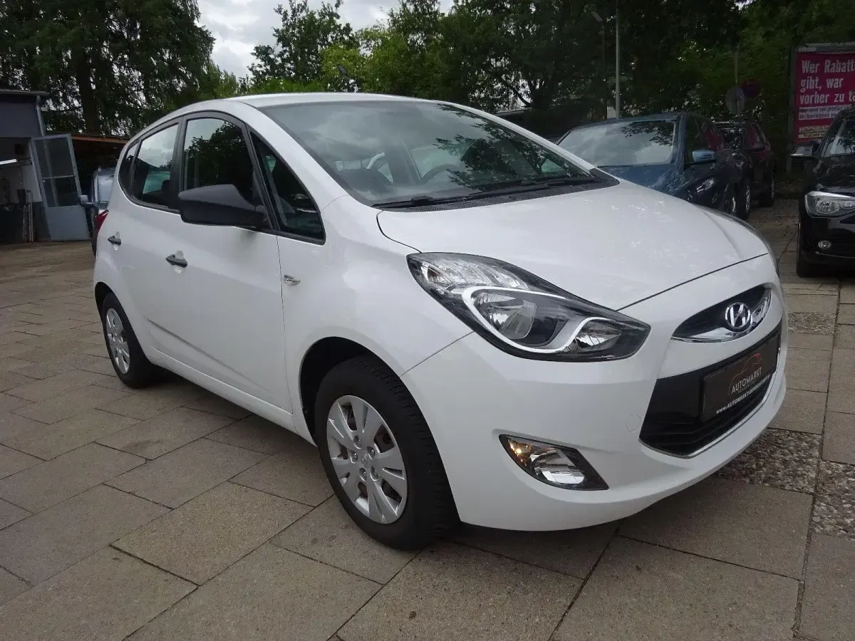 Gebraucht Hyundai ix20 Classic 90 PS (66 kW) 2014 Creamy white / sol Kleinwagen