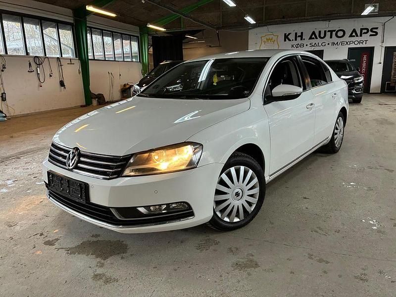 Gebraucht VW Passat 140 PS (102 kW) 2012 Weiß Limousine
