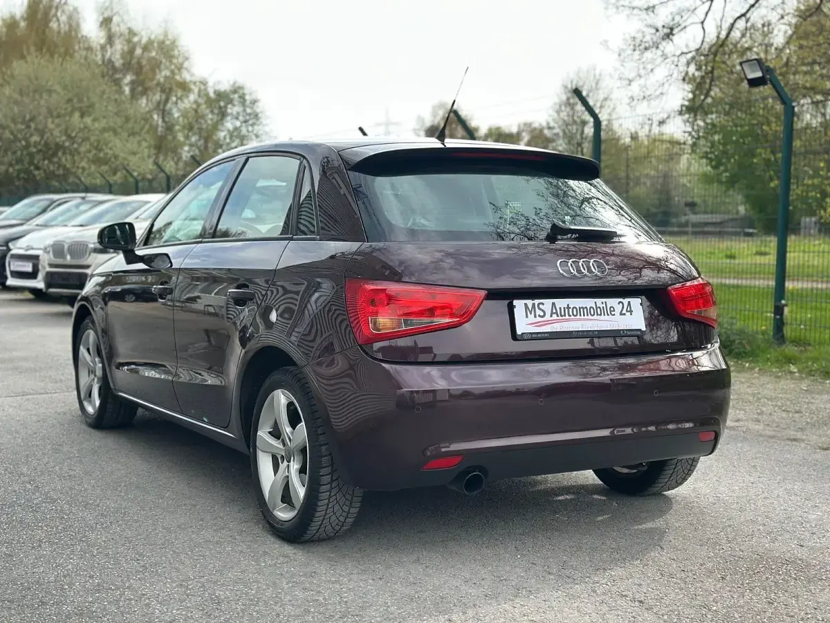 Gebraucht Audi A1 Sportback Attraction 105 PS (77 kW) 2012 Violett Kleinwagen