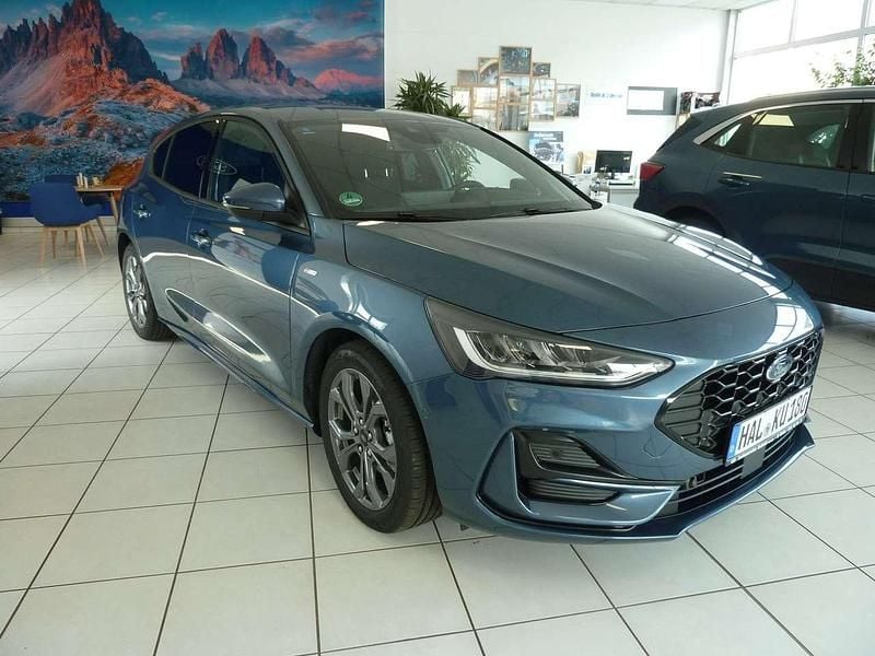 Neu Ford Focus ST-Line X 155 PS (114 kW) 2025 Chromablau metallic Kleinwagen