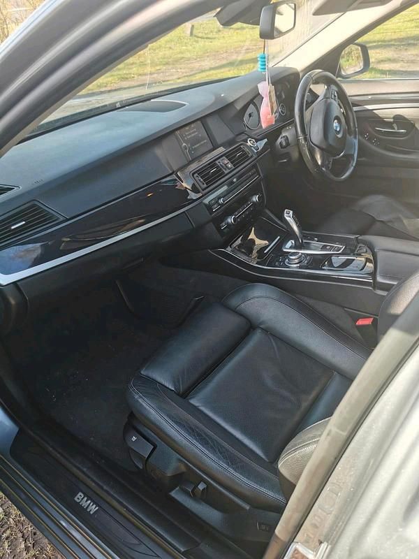 Gebraucht BMW 520 2011 Silber Limousine