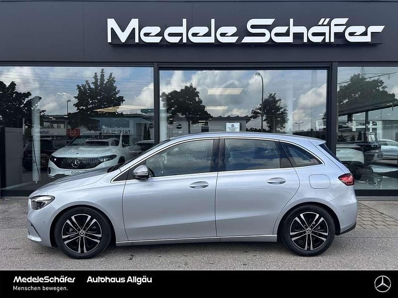 Gebraucht Mercedes B200 Progressive 163 PS (119 kW) 2025 Silber Van / Kleinbus