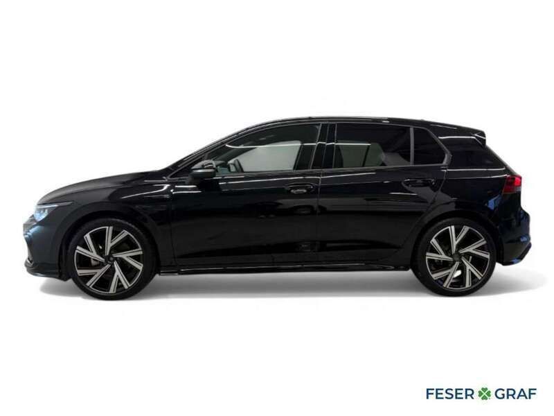 Gebraucht VW Golf VIII R-line 150 PS (110 kW) 2024 Deep black perleffekt Limousine