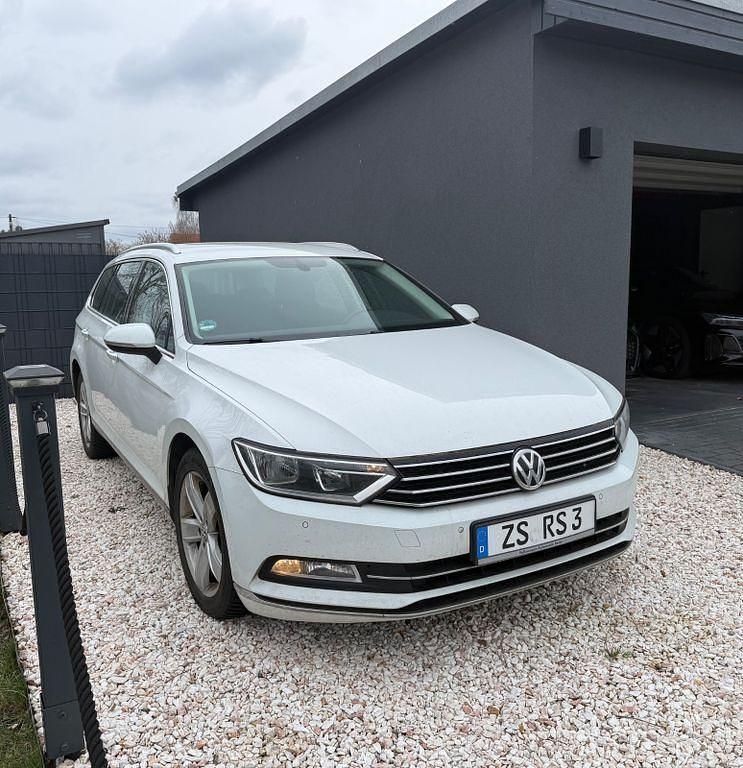 Gebraucht VW Passat Highline 150 PS (110 kW) 2016 Weiß Kombi