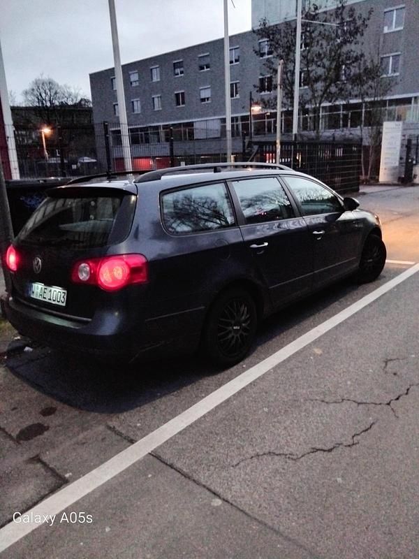 Gebraucht VW Passat 116 PS (85 kW) 2006 Blau Kombi