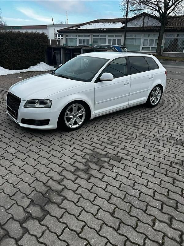 Gebraucht Audi A3 Ambiente 125 PS (91 kW) 2010 Weiß Limousine