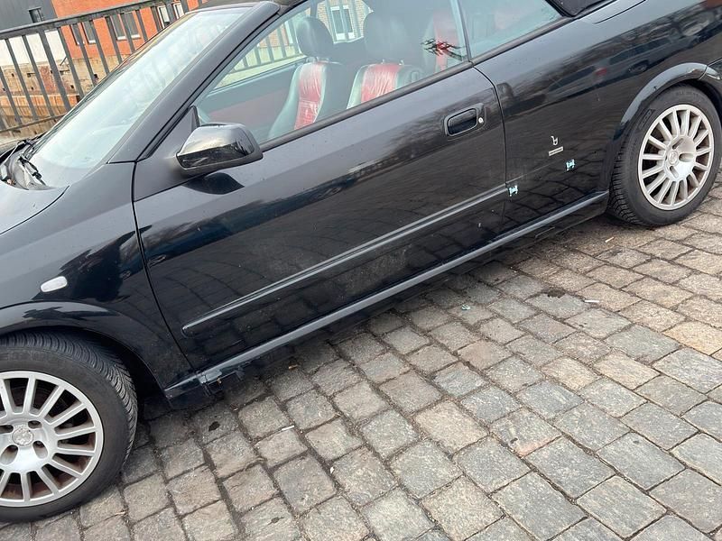 Gebraucht Opel Astra Cabriolet 103 PS (75 kW) 2005 Schwarz Cabrio