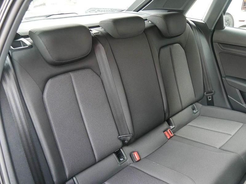 Gebraucht Audi A3 116 PS (85 kW) 2023 Schwarz Limousine