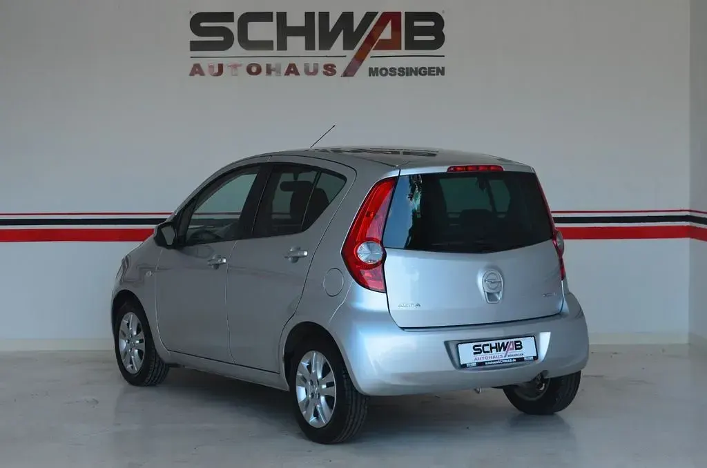 Gebraucht Opel Agila Edition 68 PS (50 kW) 2012 Silber Kleinwagen