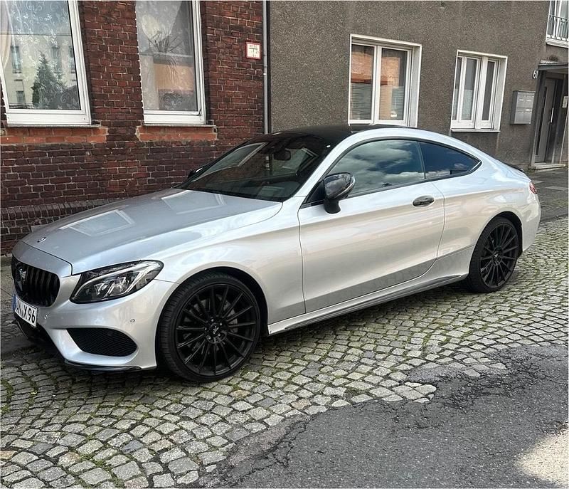 Gebraucht Mercedes C300 245 PS (180 kW) 2016 Silber Coupé