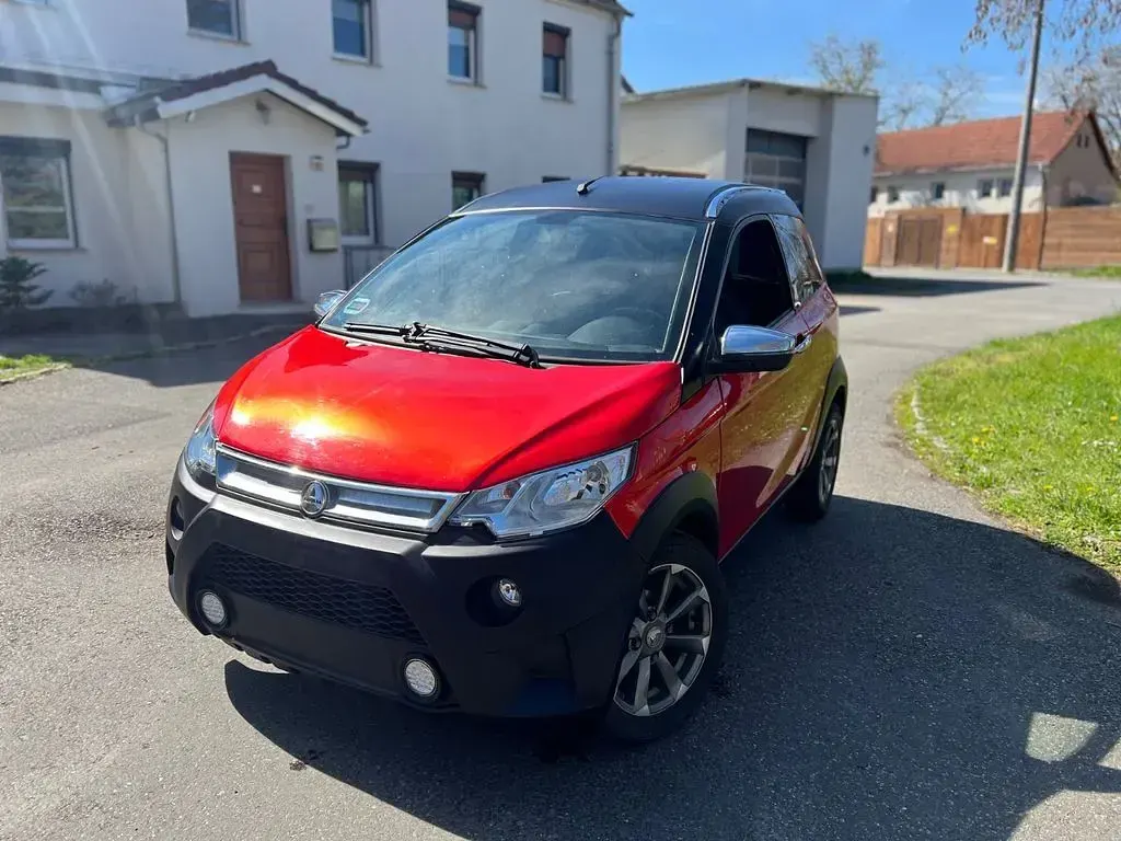 Używany Aixam Crossline 14 KM (10 kW) 2017 Czerwony Hatchback
