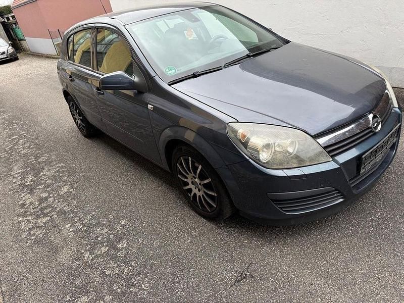 Gebraucht Opel Astra 105 PS (77 kW) 2007 Blau Limousine