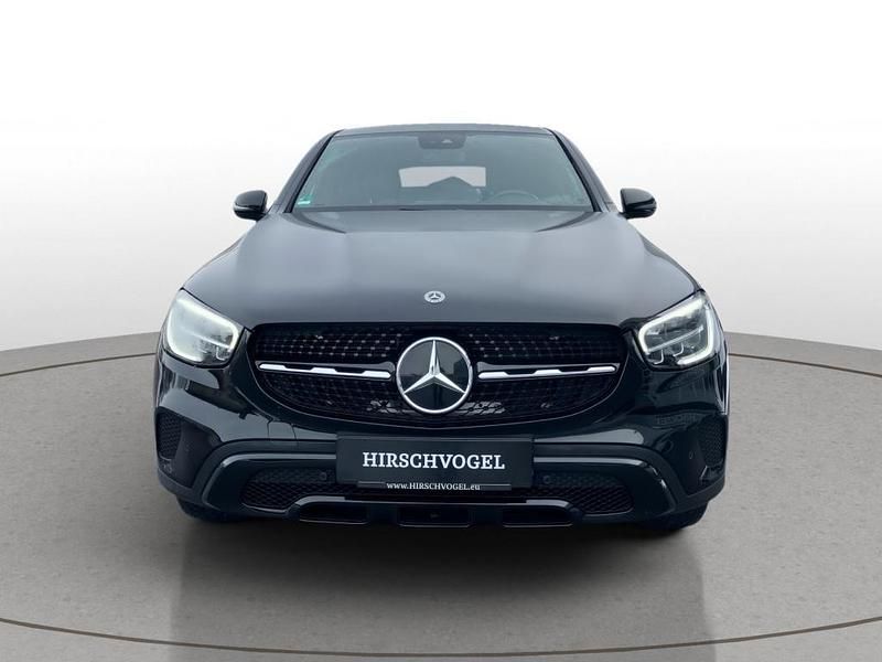 Gebraucht Mercedes GLC300e Night 320 PS (235 kW) 2021 Schwarz Limousine