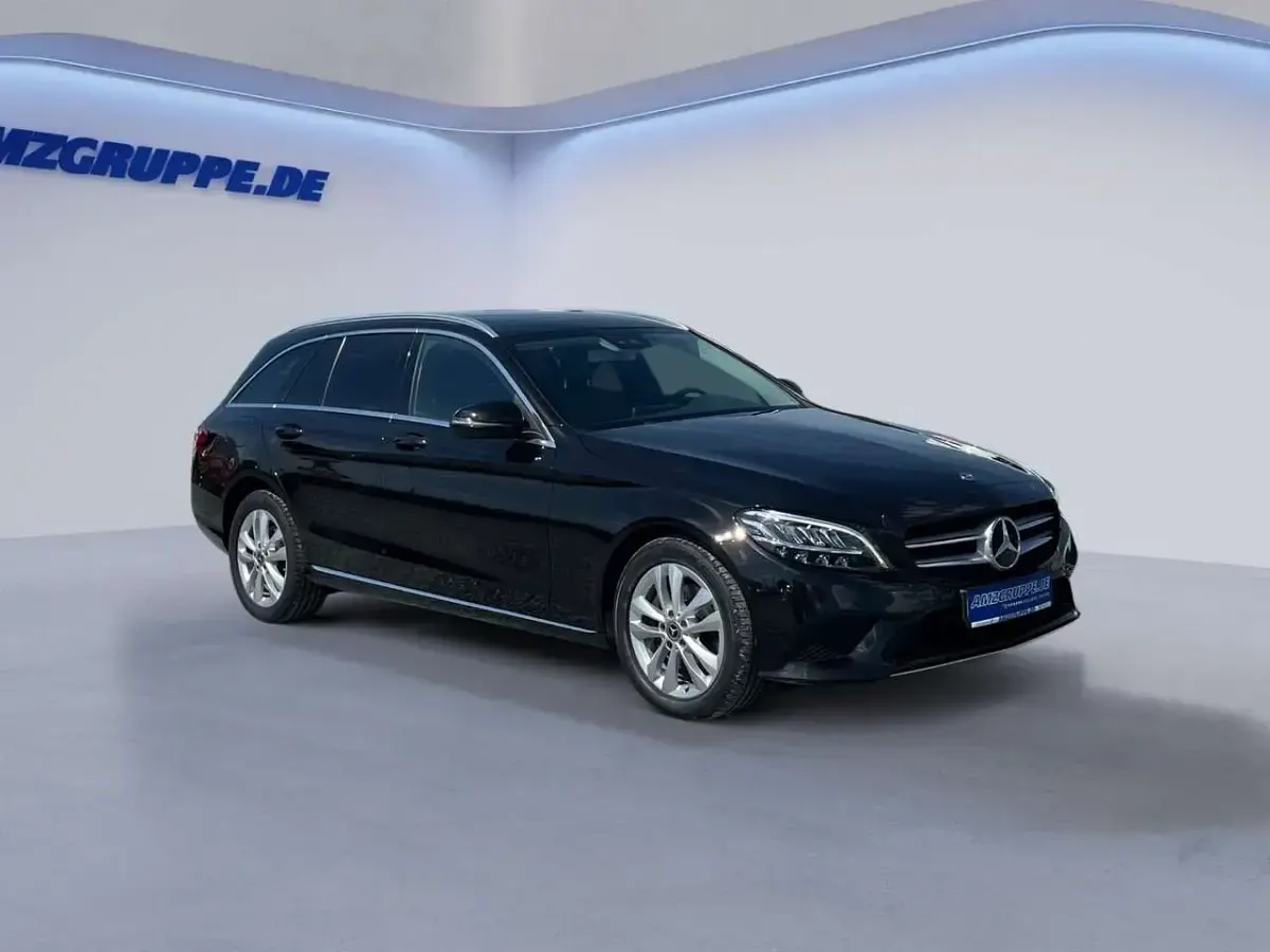 Gebraucht Mercedes C220 Avantgarde 194 PS (142 kW) 2019 Schwarz met Kombi