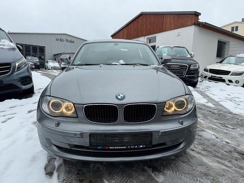 Gebraucht BMW 118 Advantage 143 PS (105 kW) 2011 Grau Kleinwagen