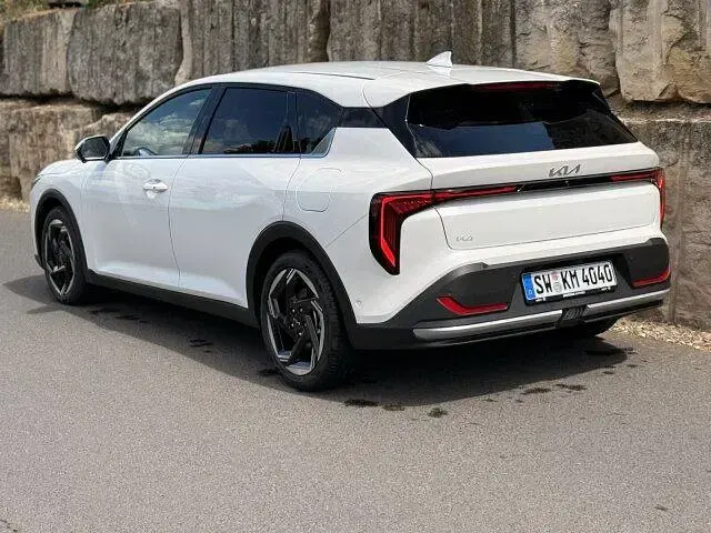 Gebraucht Kia K4 150 PS (110 kW) 2025 Snow white pearl