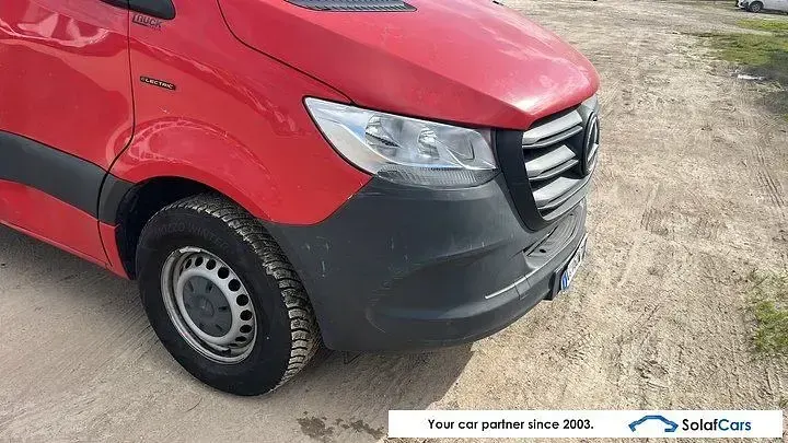 Gebraucht Mercedes E-Sprinter 85 kW (116 PS) 2021 Rot Van
