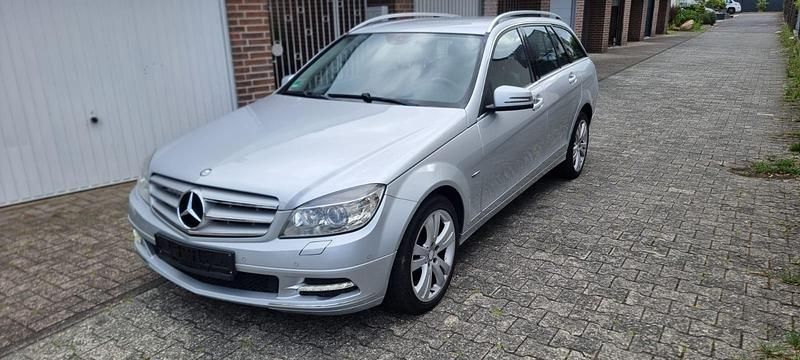 Silber Gebraucht 2010 Mercedes C220 Avantgarde Kombi | 5.500 € (Superpreis) - Bild 1/4