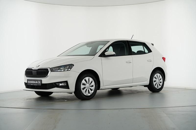 Weiß Gebraucht 2024 Skoda Fabia Selection Kleinwagen | 15.889 € (Superpreis) - Bild 1/4