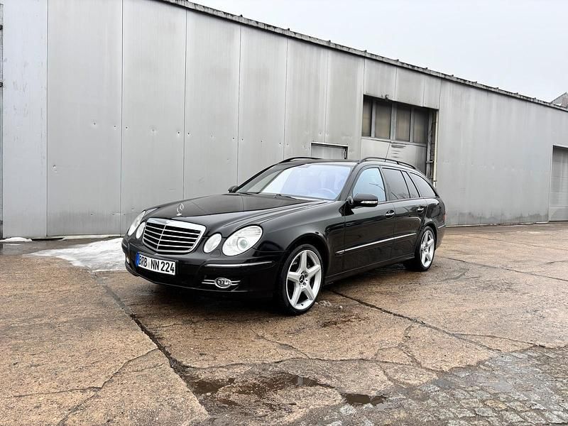 Gebraucht Mercedes E500 387 PS (284 kW) 2008 Schwarz Kombi