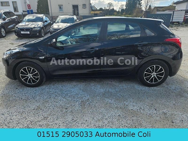 Gebraucht Hyundai i30 90 PS (66 kW) 2013 Schwarz Limousine