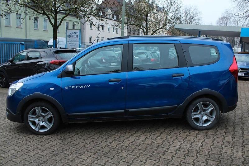 Gebraucht Dacia Lodgy Stepway 131 PS (96 kW) 2021 Blau Van / Kleinbus