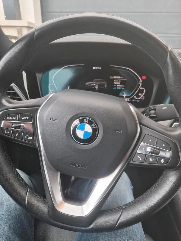 Gebraucht BMW 330e Advantage 292 PS (214 kW) 2019 Schwarz Limousine