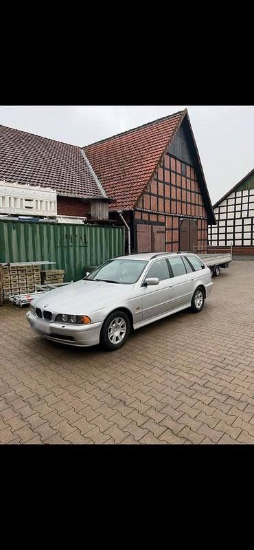 Gebraucht BMW 525 163 PS (119 kW) 2003 Silber Kombi