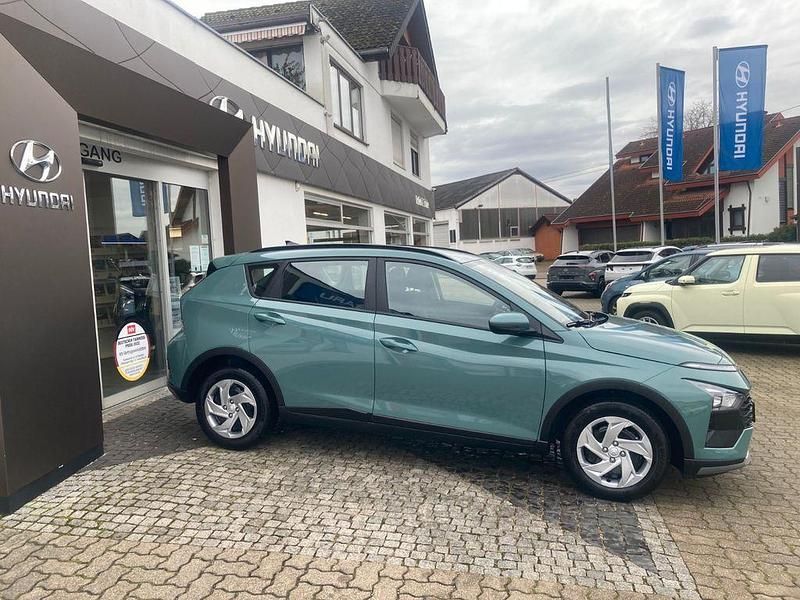 Neu Hyundai Bayon Select 101 PS (74 kW) 2025 Mangrove green mineraleffekt SUV