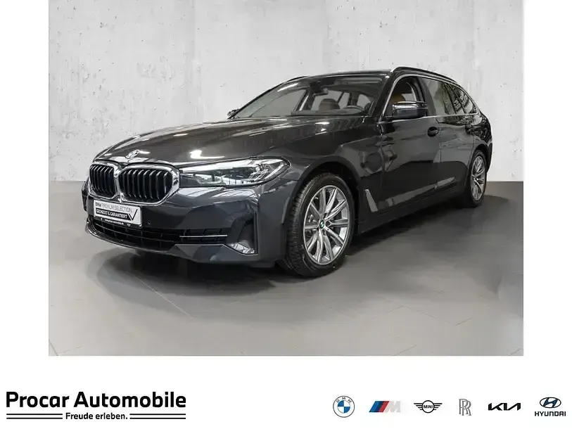 Gebraucht BMW 520 Sport Line 197 PS (144 kW) 2024 Kombi