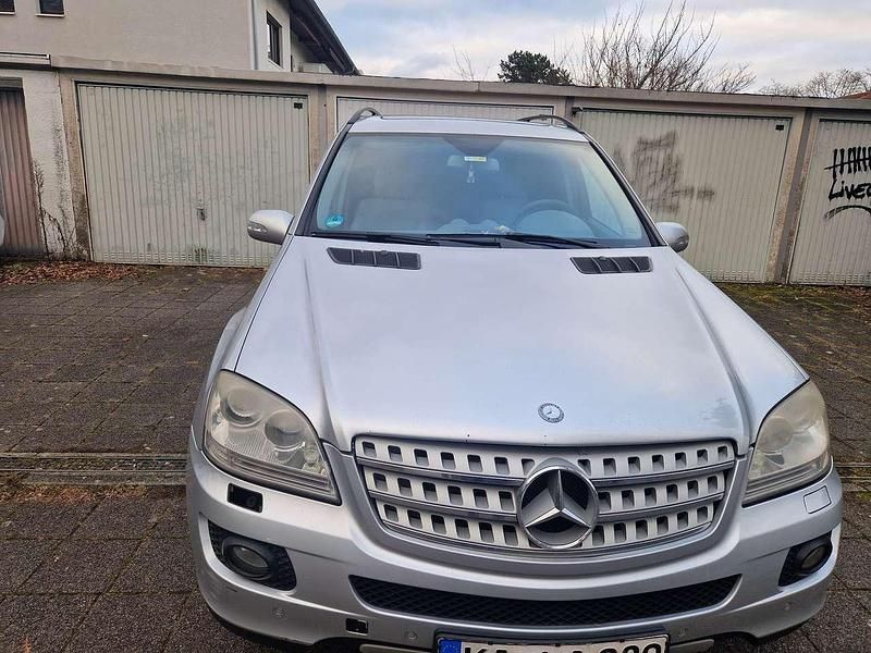 Gebraucht Mercedes 320 224 PS (164 kW) 2008 Silber SUV