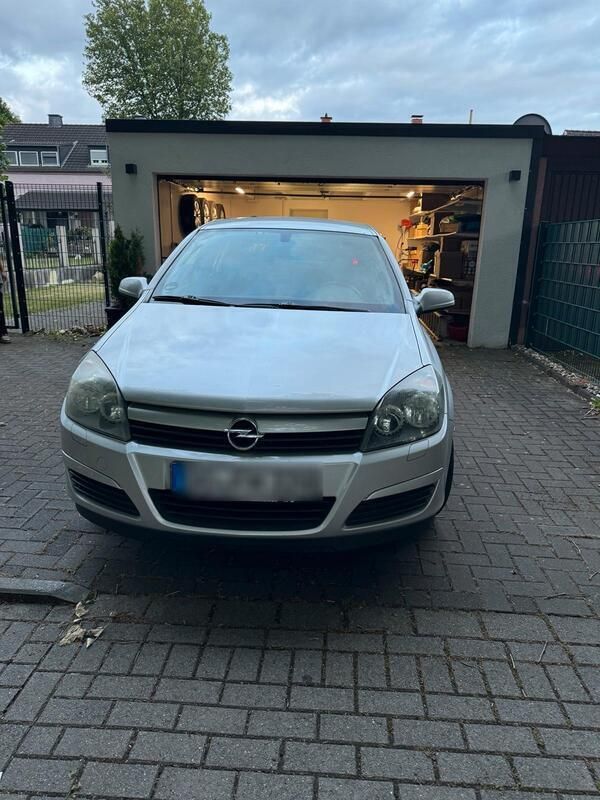 Silber Gebraucht 2005 Opel Astra Kleinwagen | 1.750 € (Fairer Preis) - Bild 1/4