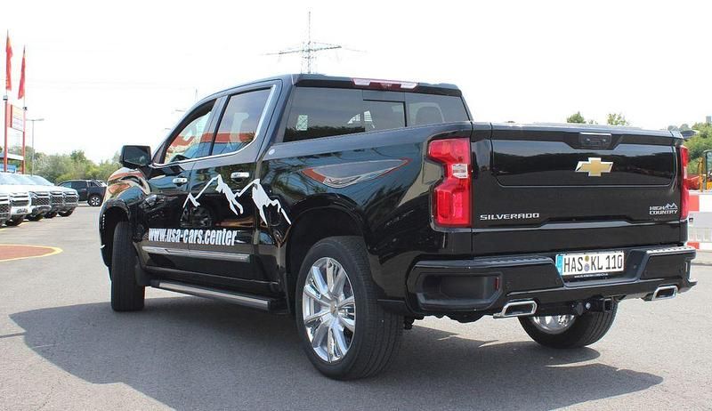 Gebraucht Chevrolet Silverado 309 PS (227 kW) 2025 Schwarz SUV