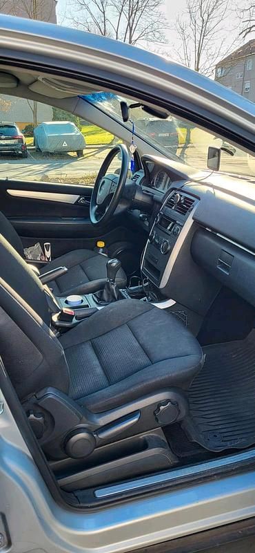 Gebraucht Mercedes B170 116 PS (85 kW) 2005 Silber Van / Kleinbus