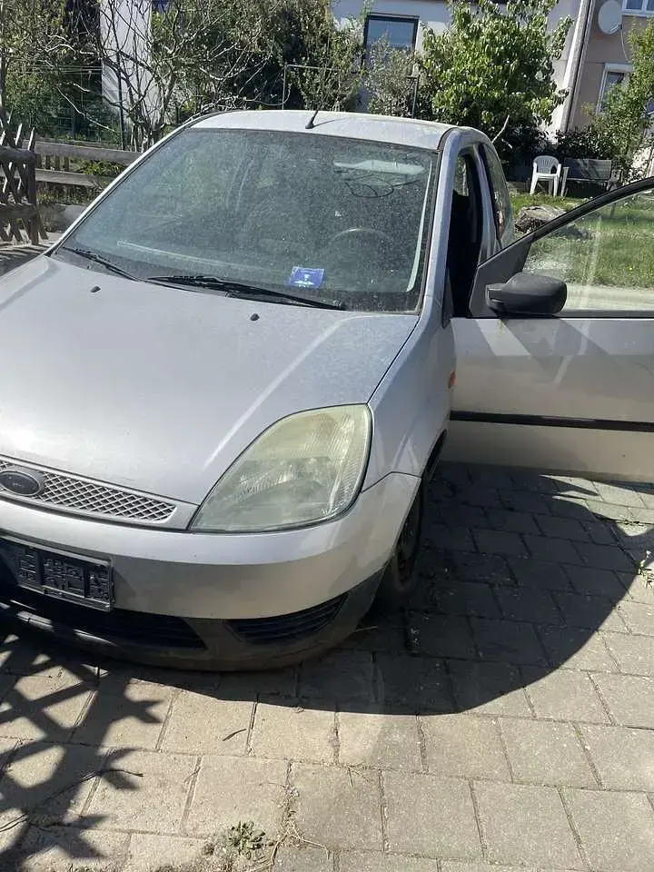Gebraucht Ford Fiesta Ambiente 60 PS (44 kW) 2004 Kleinwagen