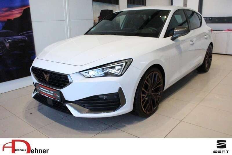 Nevada weiß (metallic) Gebraucht 2024 Cupra Leon VZ Limousine | 34.480 € (Fairer Preis) - Bild 1/4