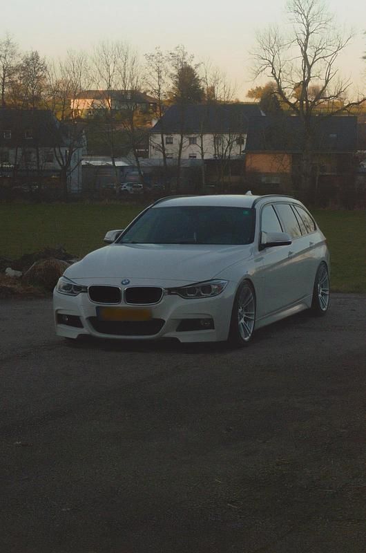 Gebraucht BMW 320 M Sport 184 PS (135 kW) 2014 Weiß Kombi