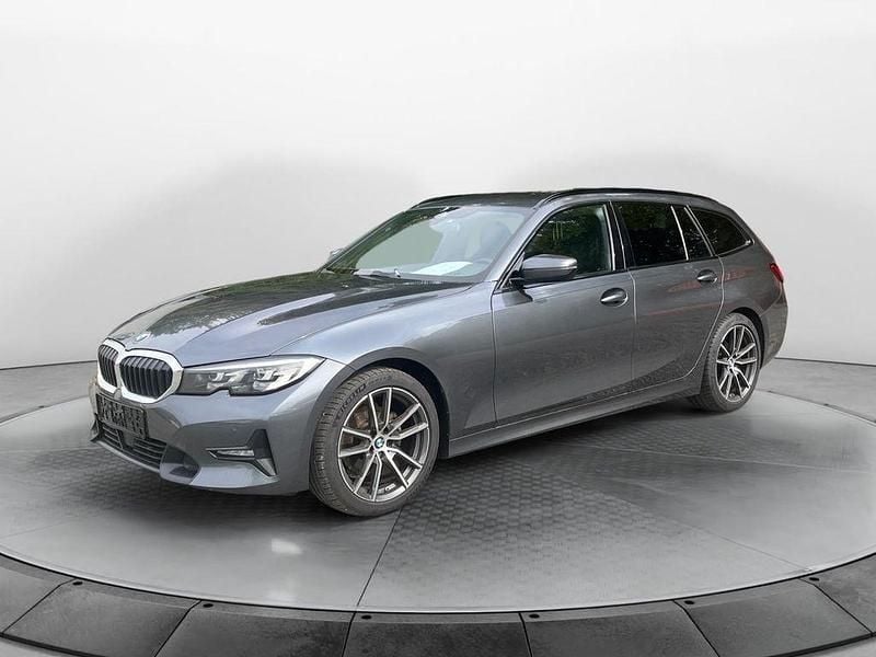 Grau Gebraucht 2019 BMW 320 Sport Line Kombi | 16.999 € (Etwas zu teuer) - Bild 1/4
