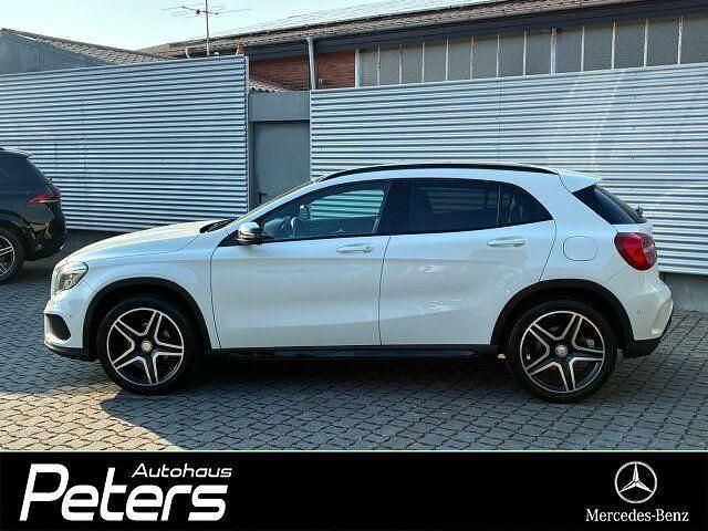 Gebraucht Mercedes GLA200 AMG 156 PS (114 kW) 2016 Calcitweiss  unilack SUV