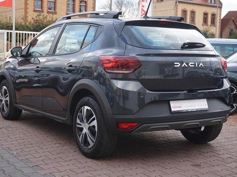 Gebraucht Dacia Sandero Expression 91 PS (66 kW) 2023 Grau Kleinwagen