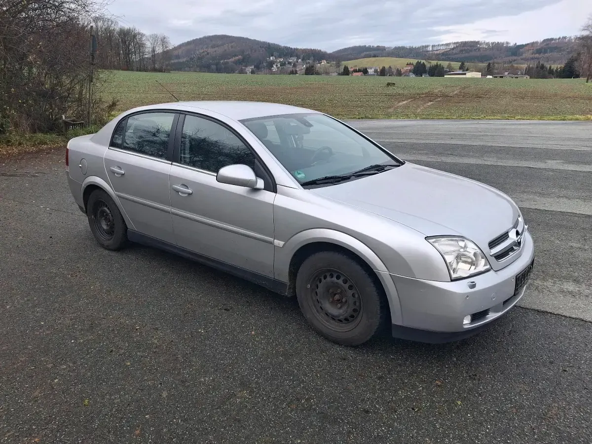 Gebraucht Opel Vectra 155 PS (114 kW) 2026 Silber Limousine